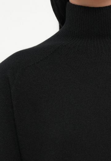 Вязаное платье