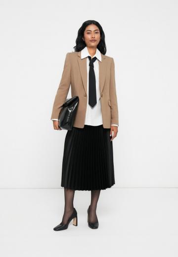 Длинный блейзер