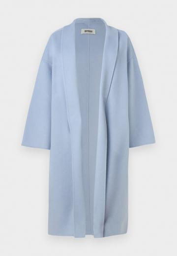 Шерстяное пальто