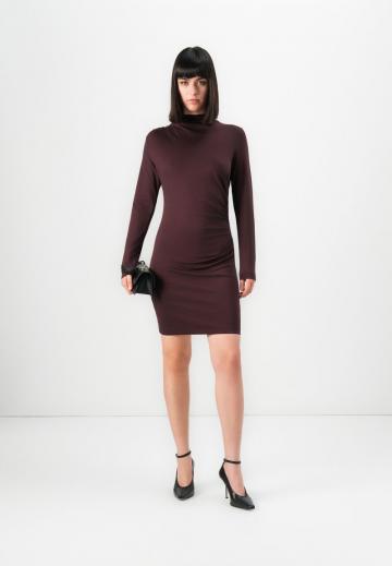 Короткое платье