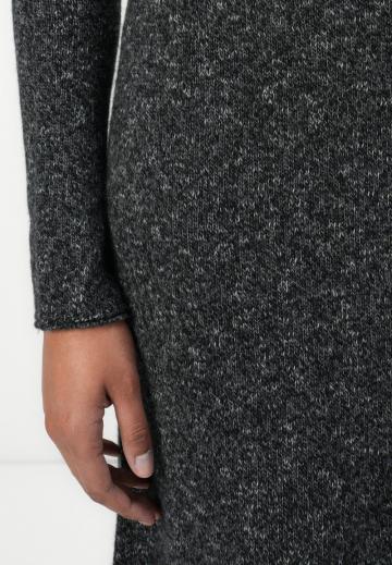 Вязаное платье