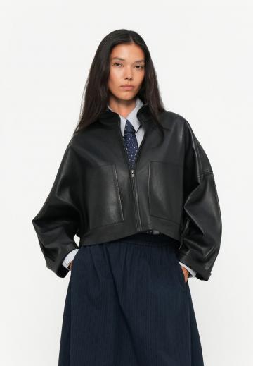 Короткая куртка