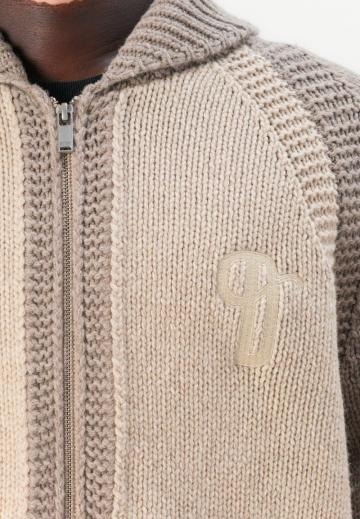 Вязаная кофта