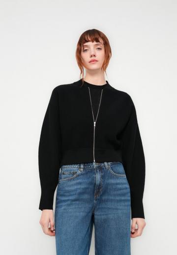 Вязаная кофта