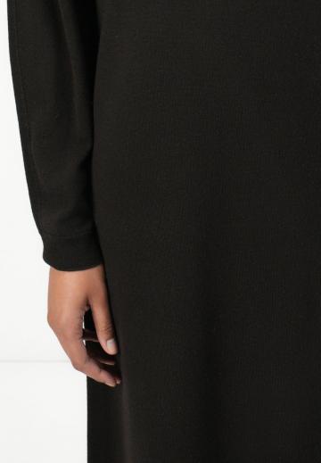 Вязаное платье