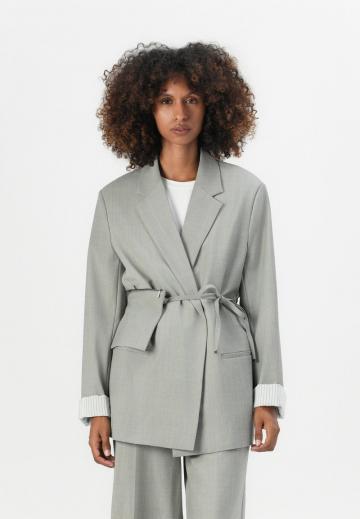 Длинный блейзер