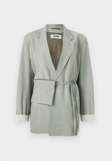 Длинный блейзер