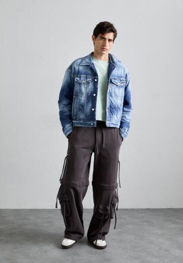 Джинсовая куртка