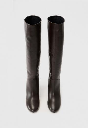 Высокие сапоги