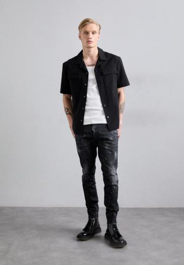 Узкие джинсы