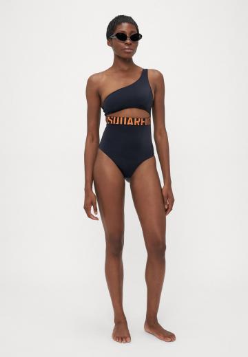 Слитный купальник