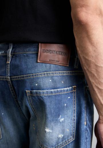 Прямые джинсы