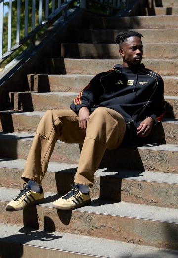 Спортивная кофта