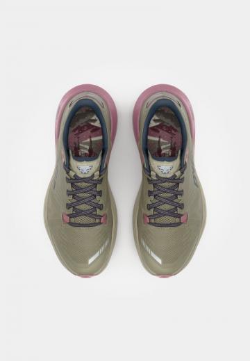 Беговые кроссовки