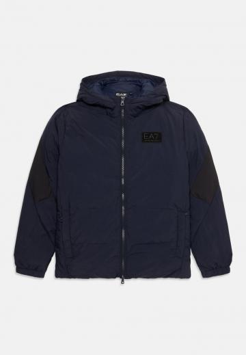 Спортивная куртка