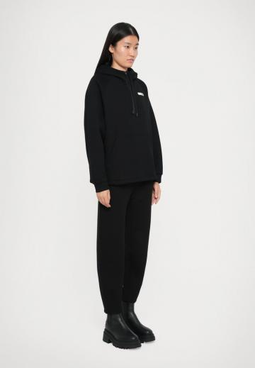 Спортивная толстовка