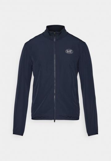 Спортивная куртка