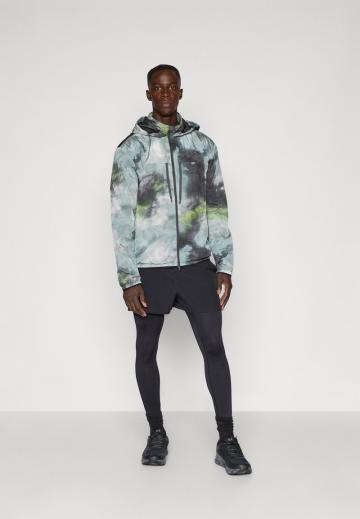 Спортивная куртка