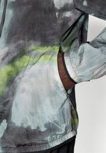 Спортивная куртка