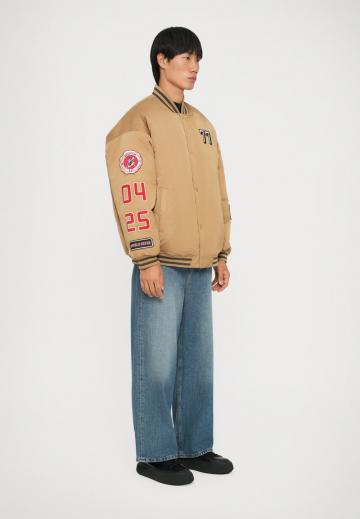 Куртка бомбер