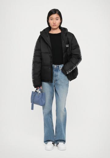 Спортивная куртка