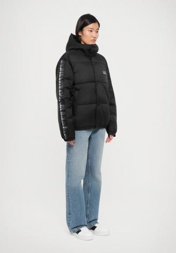 Спортивная куртка