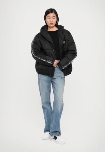 Спортивная куртка