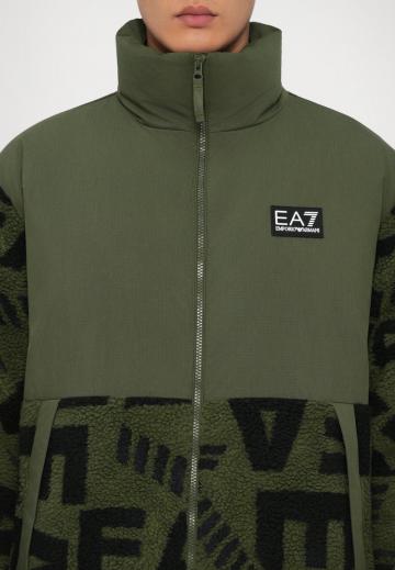 Зимняя куртка