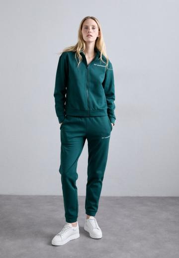 Спортивная куртка