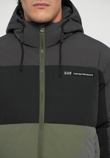 Зимняя куртка