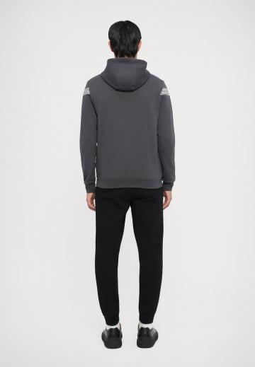 Спортивная кофта