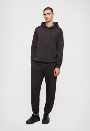 Спортивная толстовка