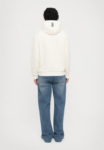 Спортивная кофта