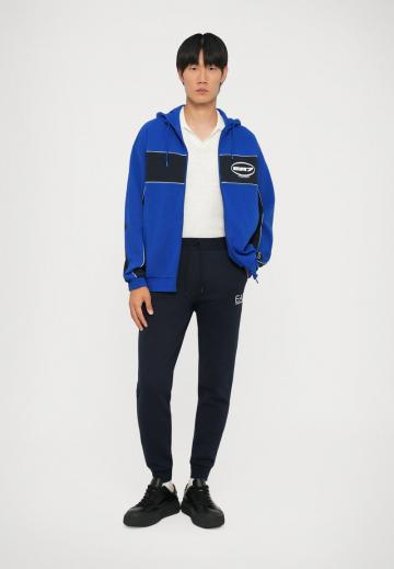 Спортивная кофта