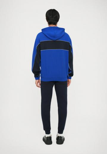 Спортивная кофта