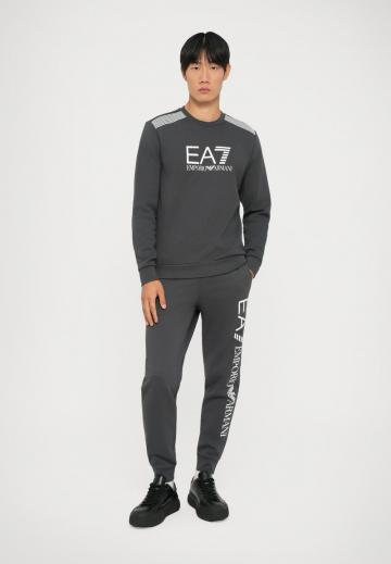 Спортивная кофта