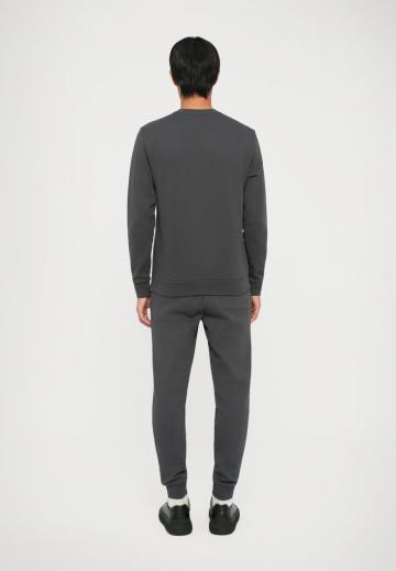 Спортивная кофта