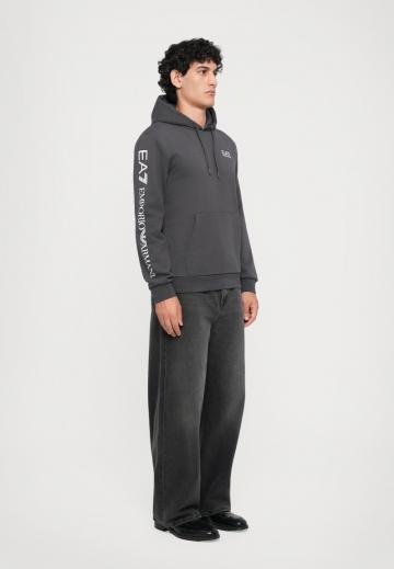 Спортивная кофта