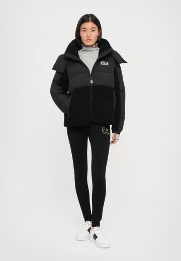 Спортивная куртка