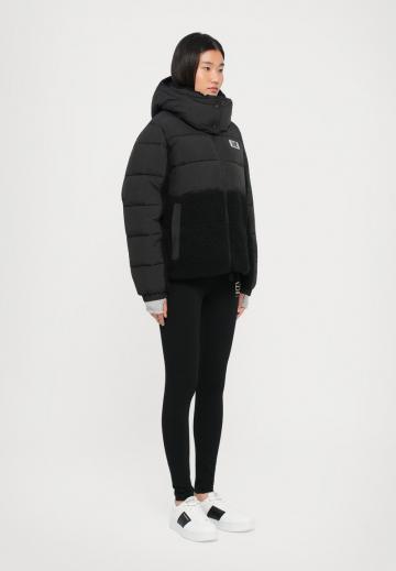 Спортивная куртка