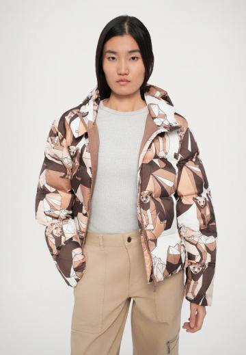 Спортивная куртка