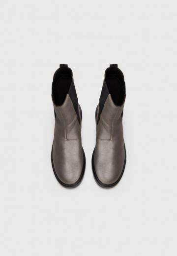 Сапожки на танкетке