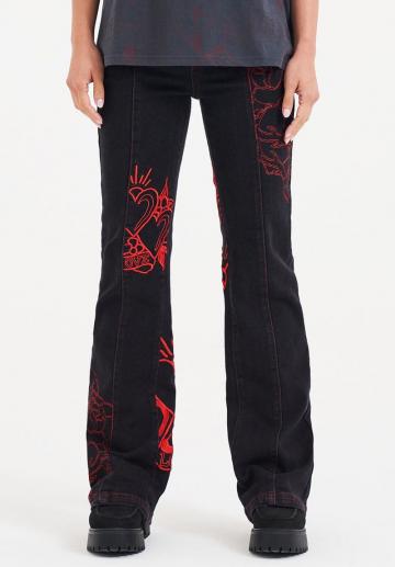 Клешеные джинсы