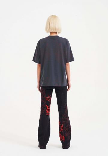 Клешеные джинсы