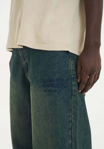 Прямые джинсы