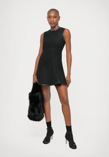 Короткое платье