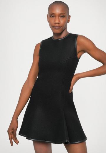 Короткое платье