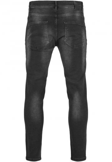 Узкие джинсы