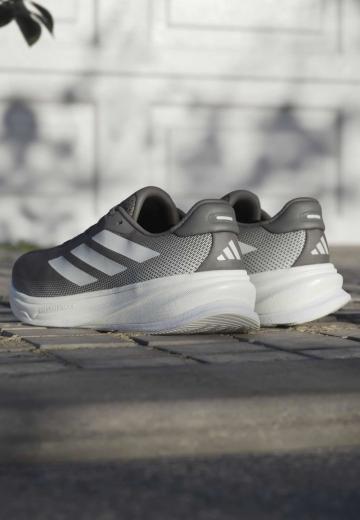 Беговые кроссовки