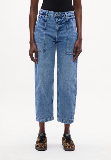 Прямые джинсы